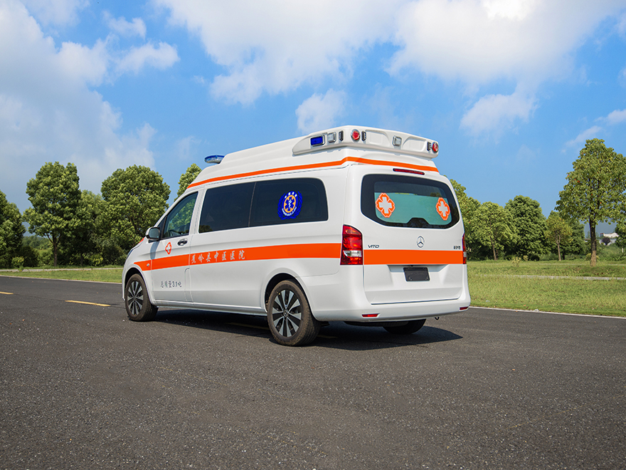 国五-奔驰高顶监护型救护车参数配置